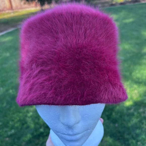 Nordstrom Angora Fur Bucket Hat Passy Womens
Made in France - Picture 4 of 6